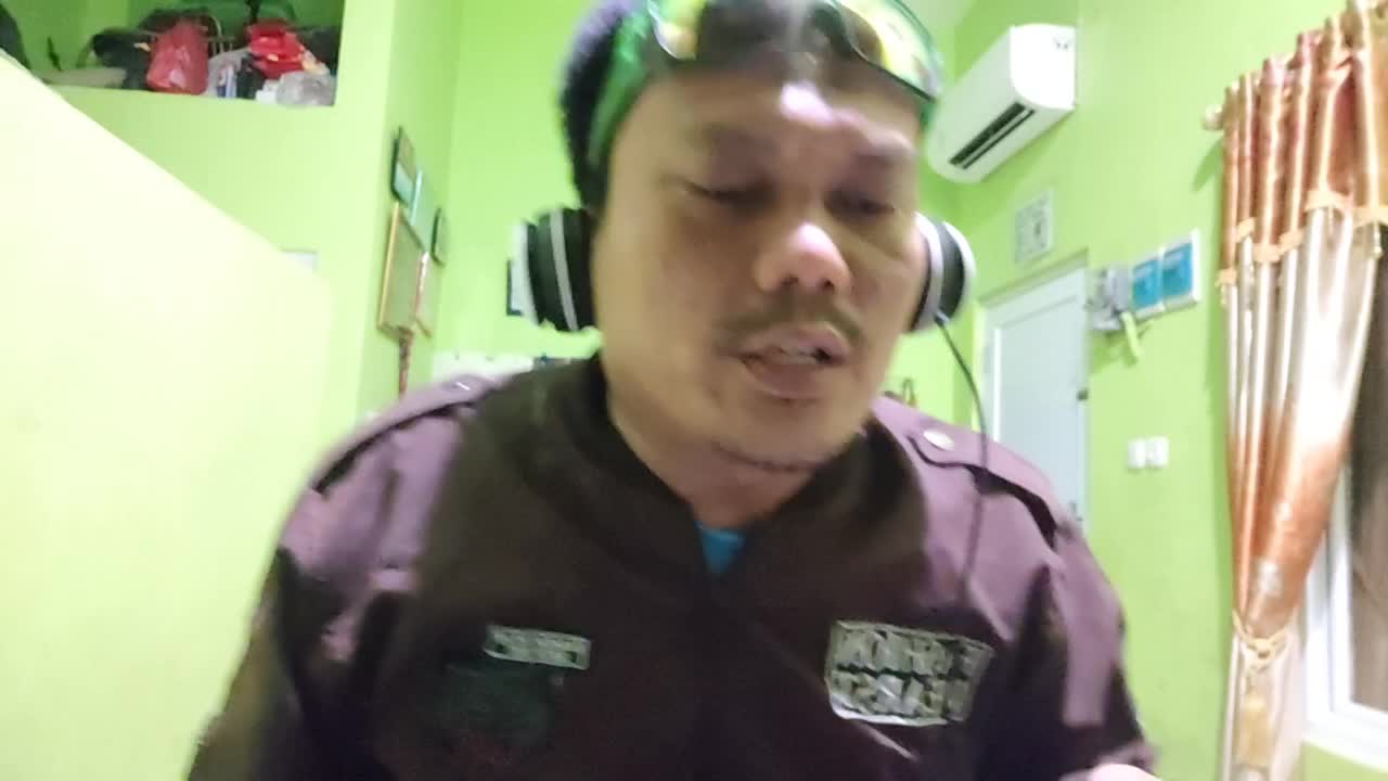 Cover mba Happy Asmara (Ngopi mbake) di buang sayang toLong bantu Love vote foLow share komen thanks for watching