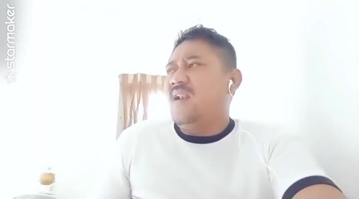 semoga anda bisa terhibur dengan album kenangan sepanjang masa dari Broery Marantika.. (HATI YANG TERLUKA) ngenang dan bernostalgia.