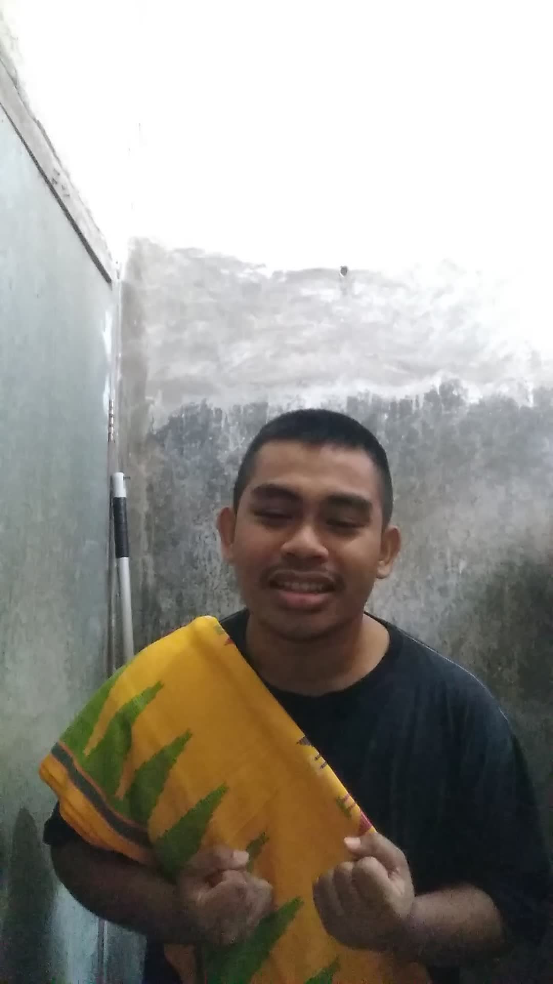 Assalamualaikum, kenalin aku iyar dari Dompu, NTB - Aku membawakan lagu yang berjudul "Patah Hati" #ONLINEAUDITIONRISINGSTARINDONESIADANGDUT