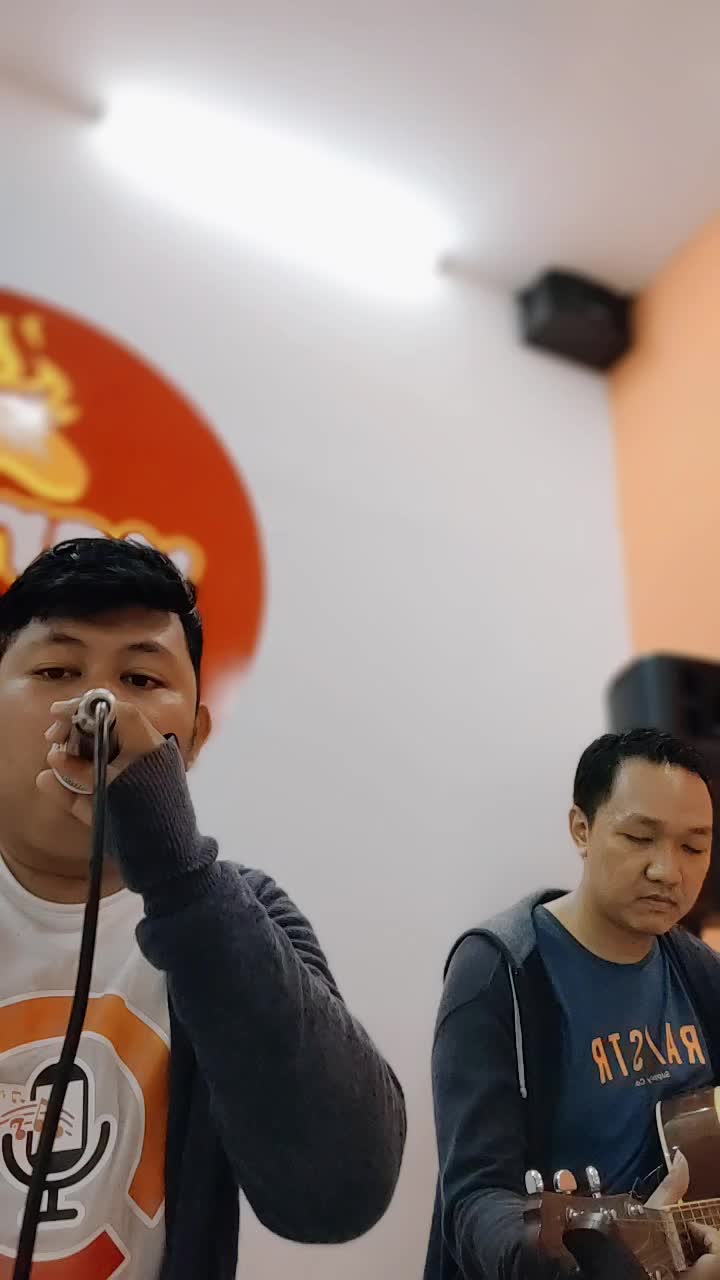 Meisal Martin Asal Kota Tasikmalaya Song By : Coldplay _Fix You