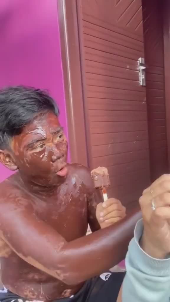 Yang Bener Kalo Makan Es Krim
