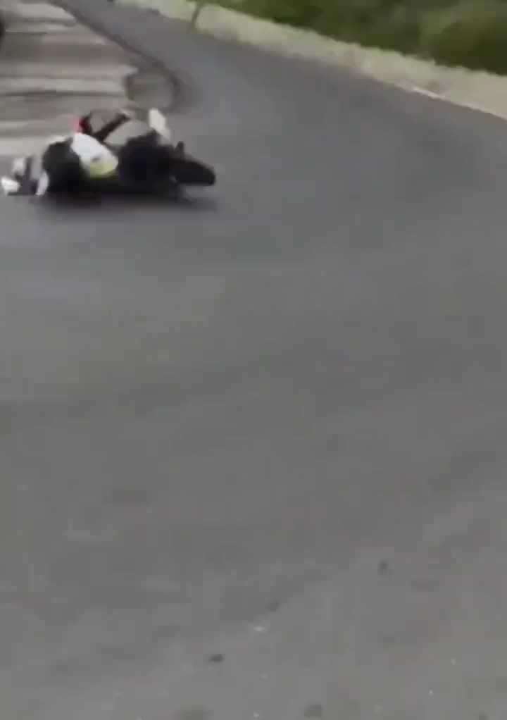 Makanya Jangan Kebanyakan Gaya Bang