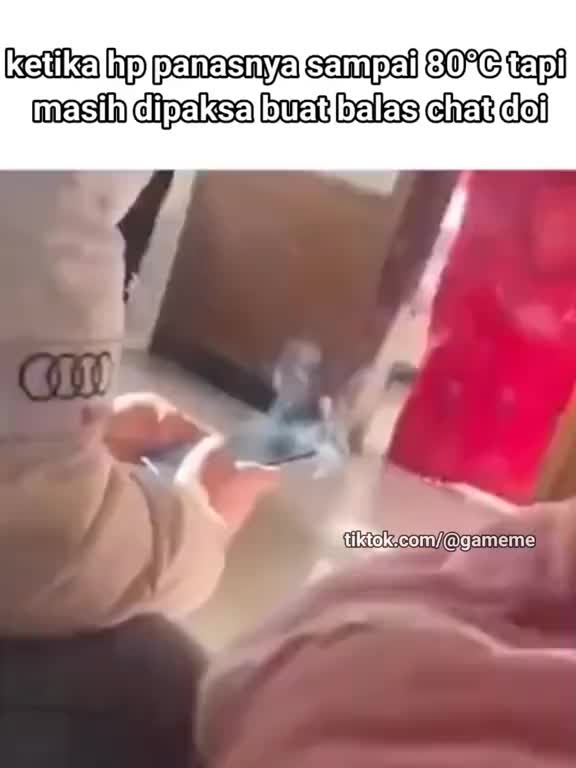 Demi Balas Chat Doi