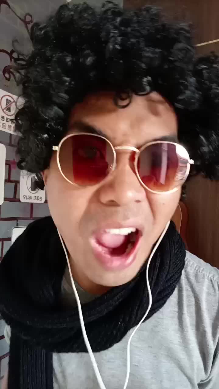 Kelihatan Bokek nya 😁🤣🤣