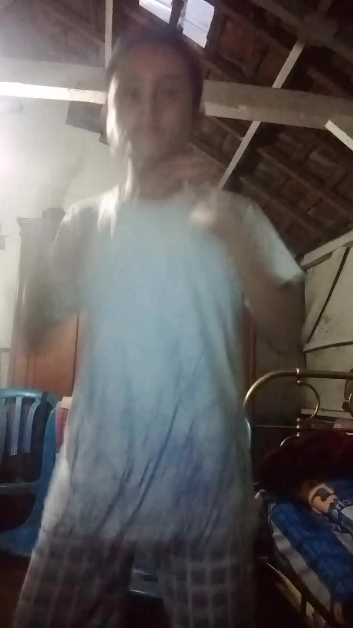 nama Misbah sabiran umur 17 tahun kota Bandung nomor telp081318659351