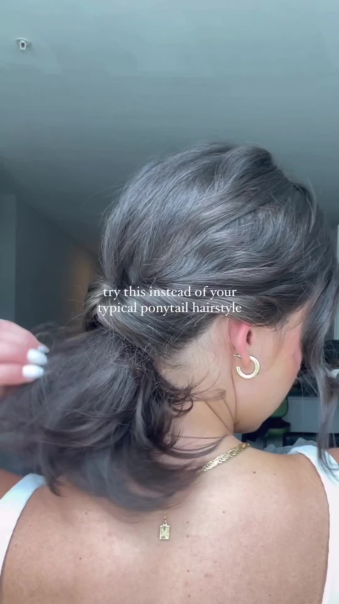 cobain style ini biar ponytail kamu beda!