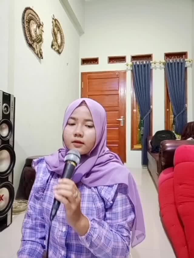 Indriyanti Safitri_17_Karawang_Shooq
