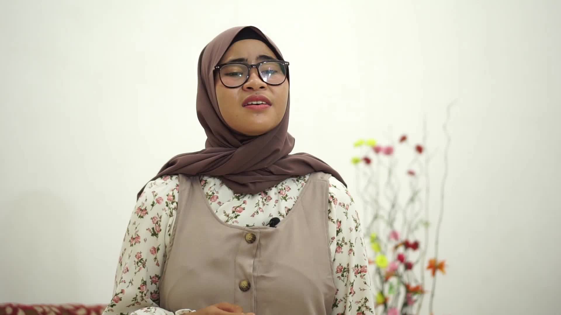 Tarina Putri Noorzain_17 Tahun_Madiun_Assalamualaika