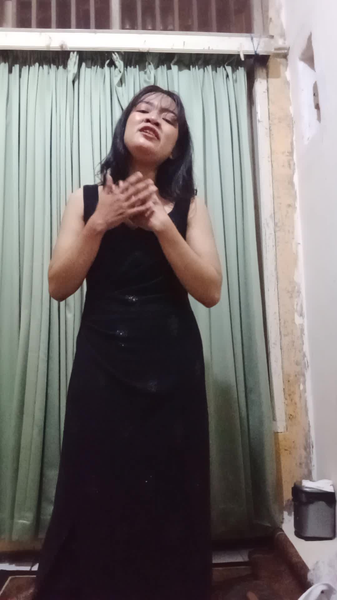 Puji / Ciamis Song Nasib bunga .. sangat berharap semoga dapat lolos ke babak berikut nya 😇😇