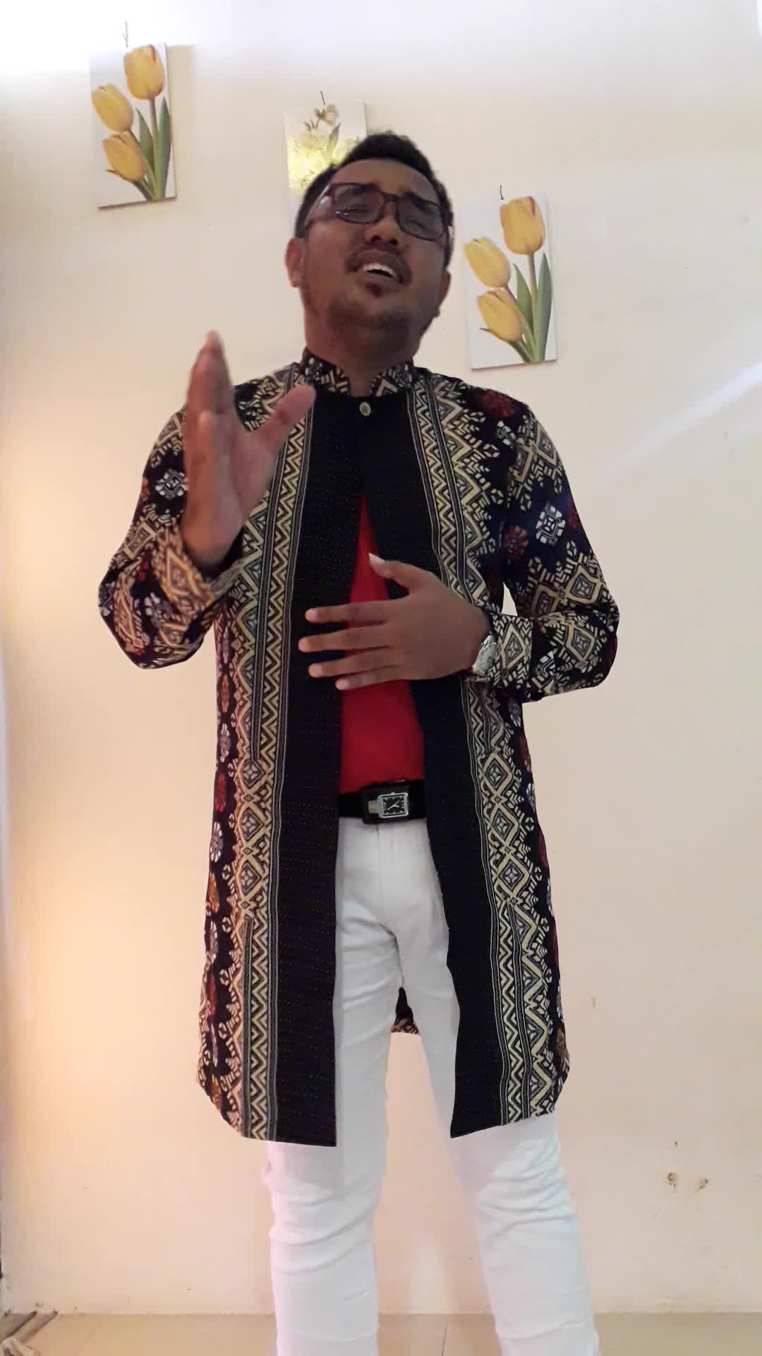NAMA : HERRY RAHMAD
ASAL : KABUPATEN WAKATOBI
PROVINSI SULAWESI TENGGARA
PEKERJAAN : HONORER
#OnlineAuditionRisingStarIndonesiaDangdut
