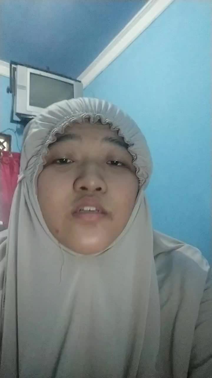 nama saya alicia aisyah sahara.. dari depok. saya menyanyi kan cover lagu dari arvian dwi pangestu yang berjudul ajarkan aku.. 