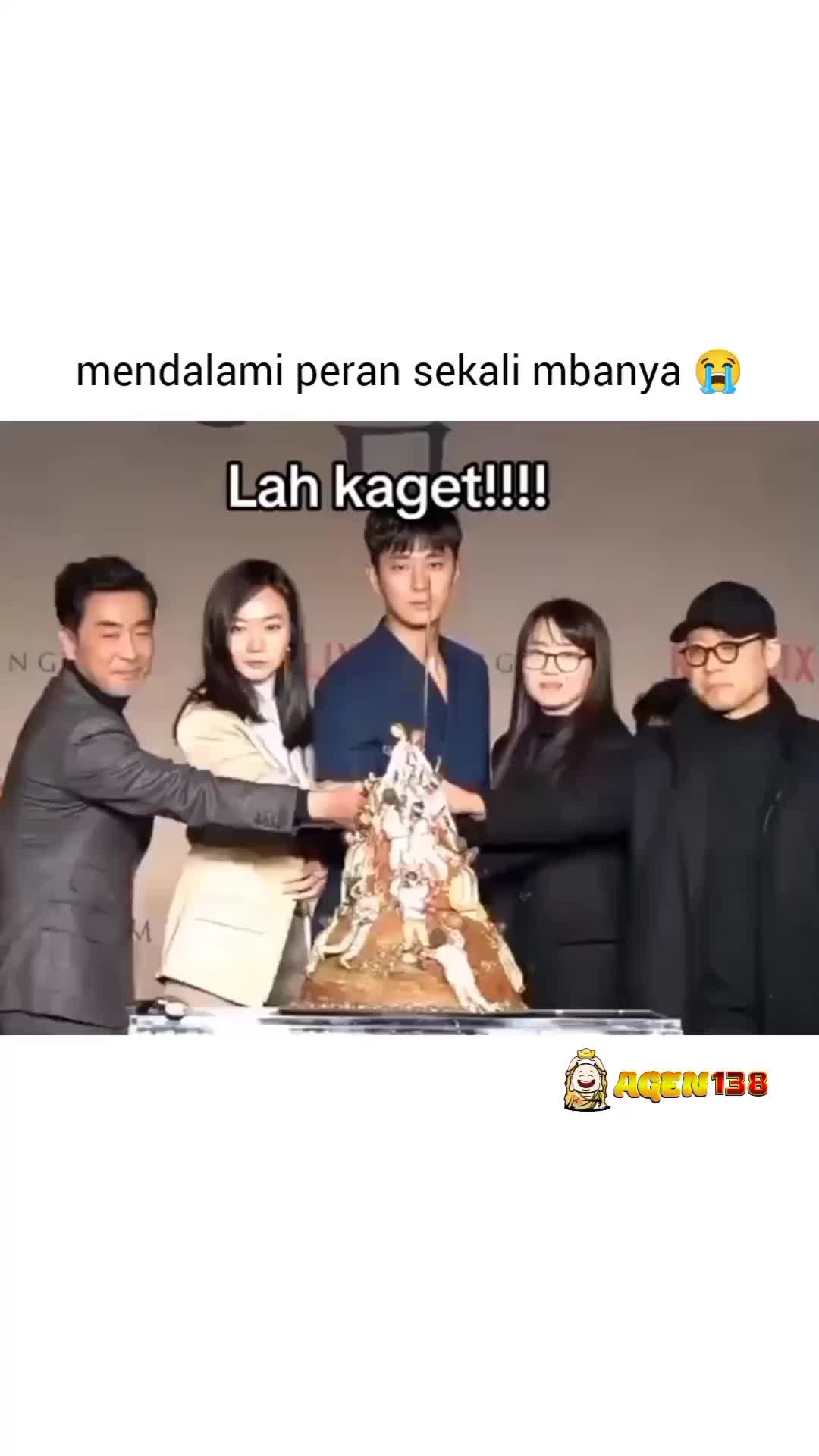 dapet banget ekspresi terkejutnya