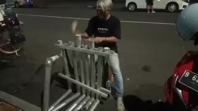 pipa perkusi , alat musik dari pipa