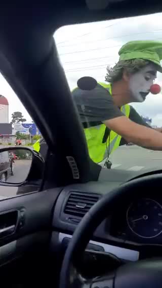 untung polisi Indonesia nggak ada yang kayak gini