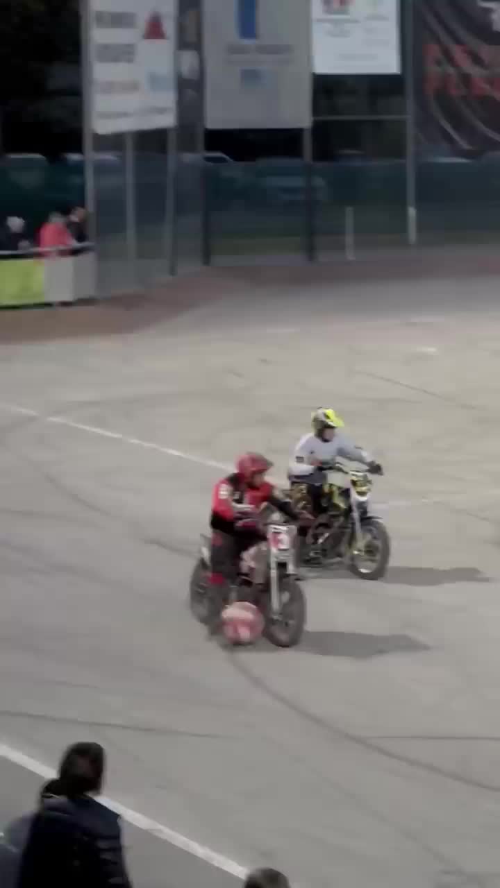 main bola pake motor