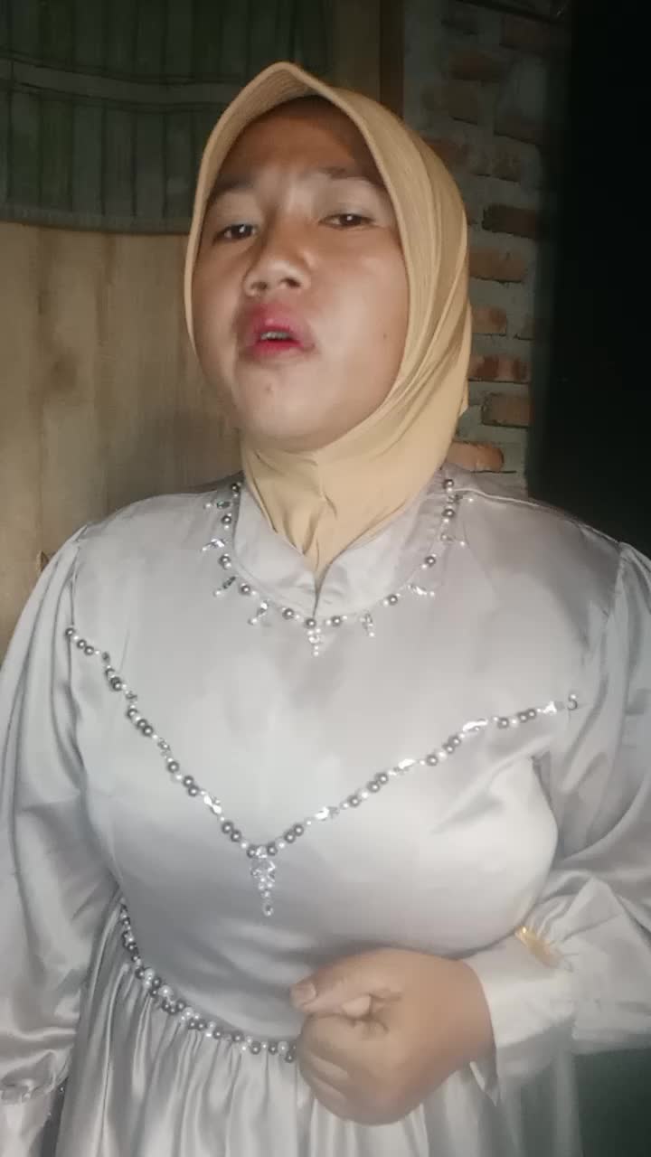 nama Saripah . saya dari Sumatra Utara .Serdang Bedagai .. umur 27.. 