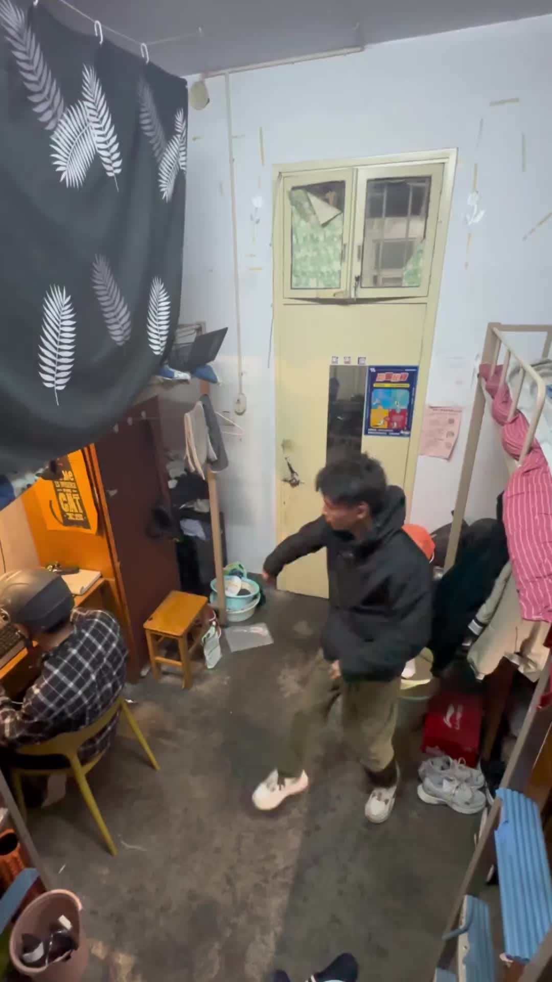 uh ngeri kali kena kepala kawan