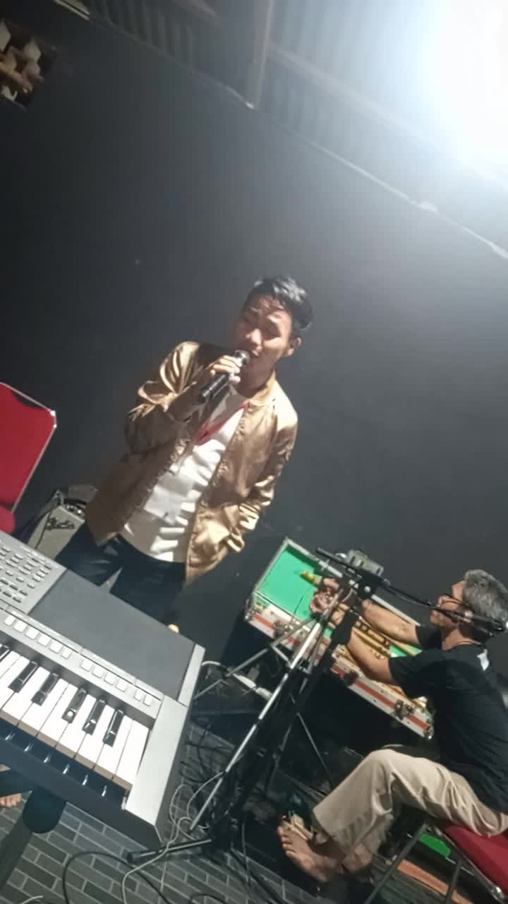 #audisionlierissingstardangdut latihan dulu sebelum di post video audisinya BUNGKARNO PRIMA BENGKULU MASIH ADAKAH CINTA