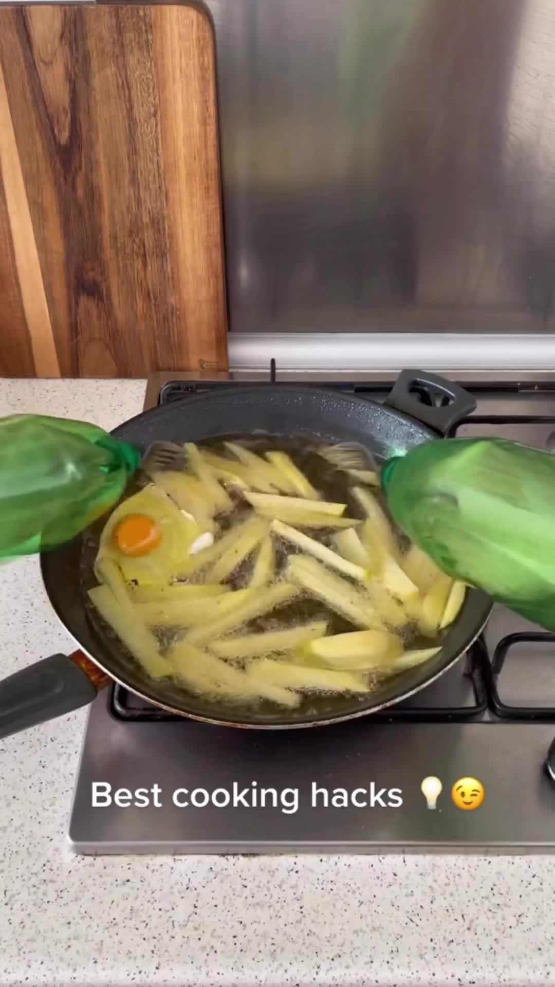 Cara memasak biar ga kena cipratan minyak panas