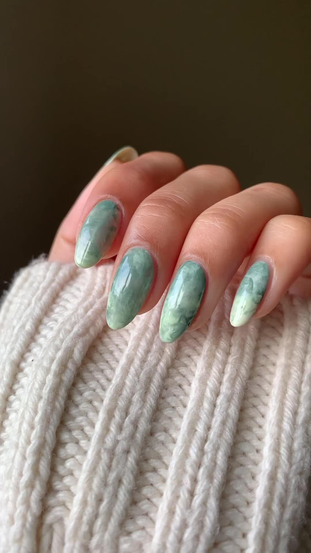 Green nail art inspo😍