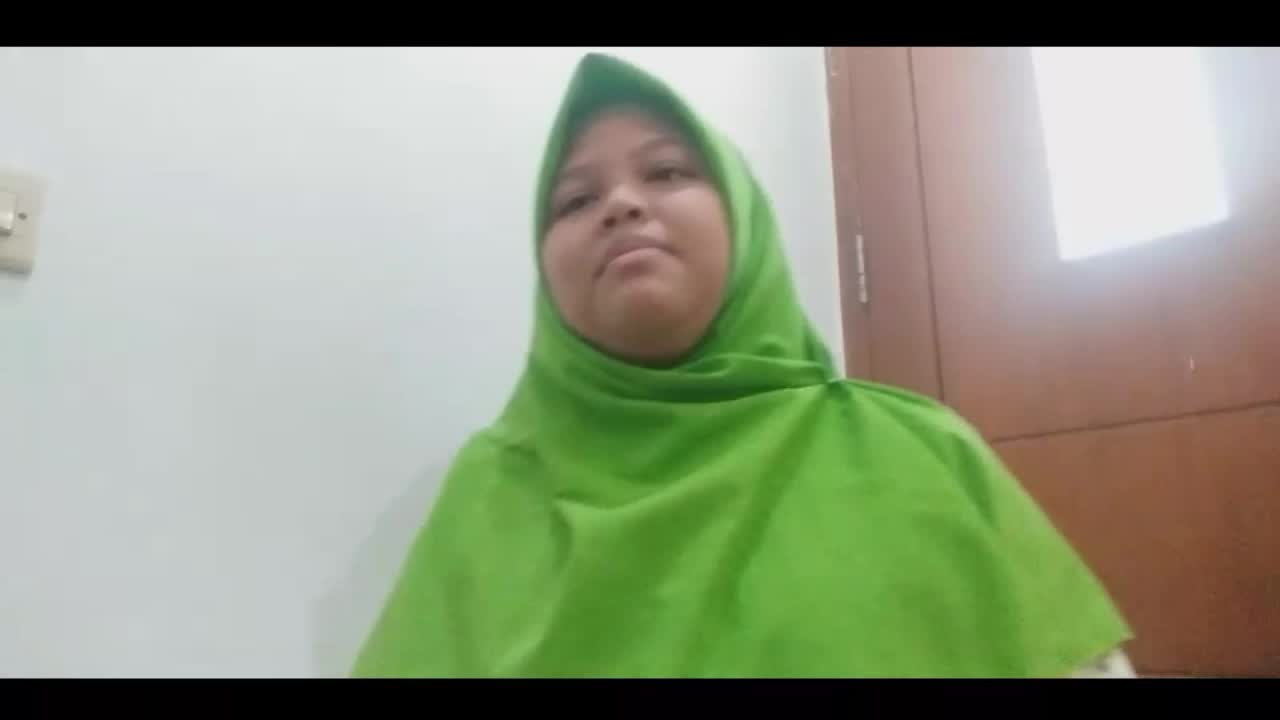 nama saya Nayra Nurkamilah saya saya dari tangerang banten, saya akan bernyanyi At my worst (pink $weet)