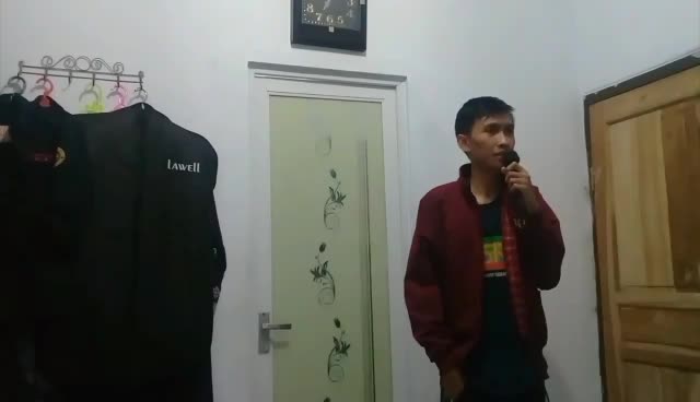Stand Up Comedy nama saya Agri Tri Four Five Six Seven dan nama sebutan saya Agroy yaitu Agri Oye 🕺