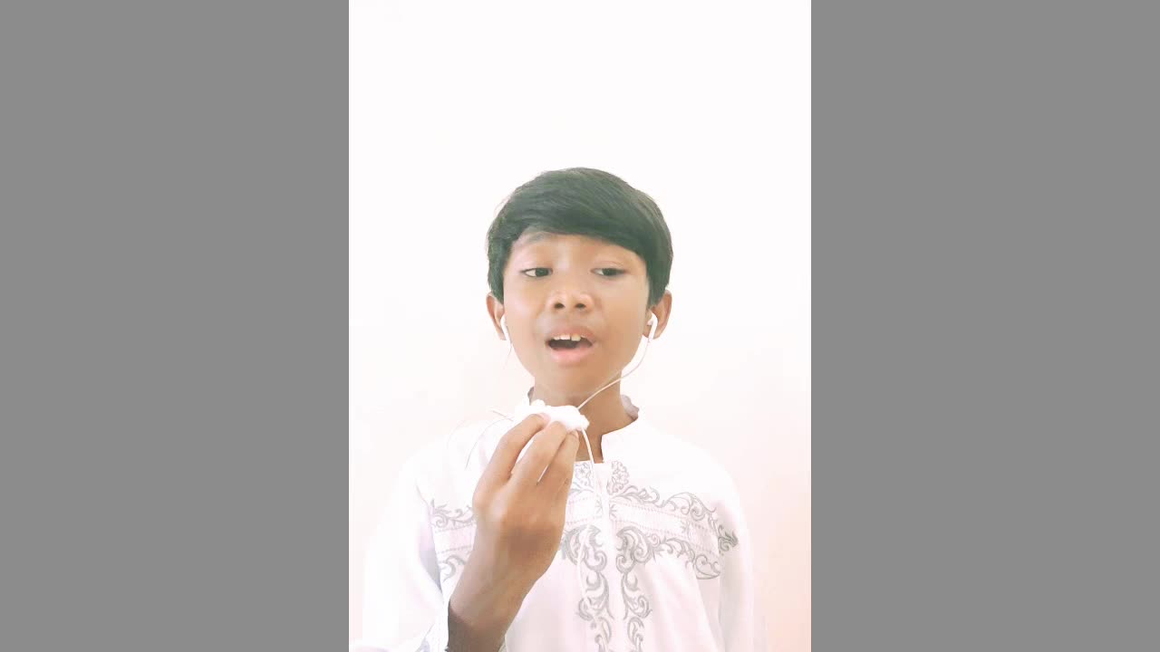 assalamu'alaikum warahmatullahi wabarokatuh nama saya M Zidan fahrianto umur 13  dari Tegal saya semoga bisa lolos tanpa faktor umur🙏🏻🤲