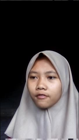 NEYLA QUROTINNISA dari Batang ,Jawa Tengah , 17 Tahun Innalhabibal Musthofa