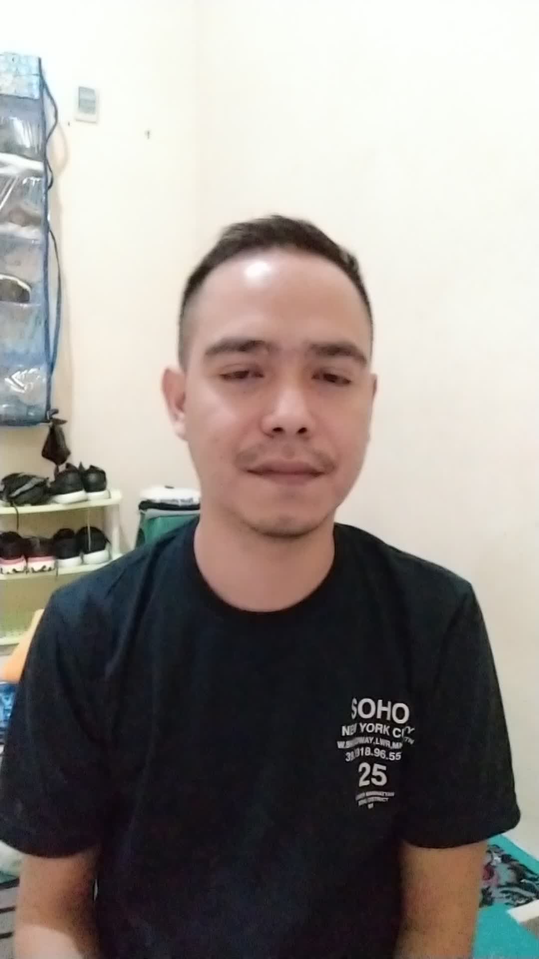 Nama:Rusdin,asal kabupaten Wakatobi Sulawesi tenggara,judul lagu:Kabut Biru,#OnlineAuditionRisingStarIndonesiaDangdut