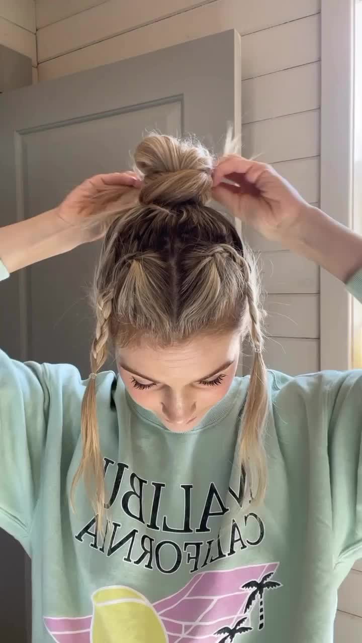 Kalo lagi bad hair day bisa banget pake hairstyle ini!