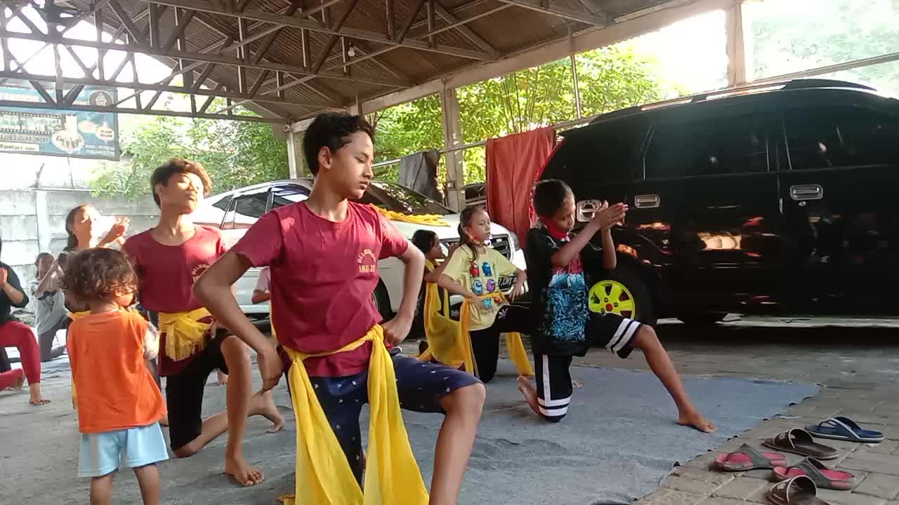 belajar tari rantoyo semoga bermanfaat @rctiplusofficial #RCTIPlusShowYourTalent #HomeOfTalentRCTIPlus 