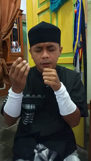 Nama: Muhammad Lukman Usia: 27 Tahun Asal: Bumiayu Brebes Judul lagu: Gigi Akhirnya #VoiceOfRamadanGTV