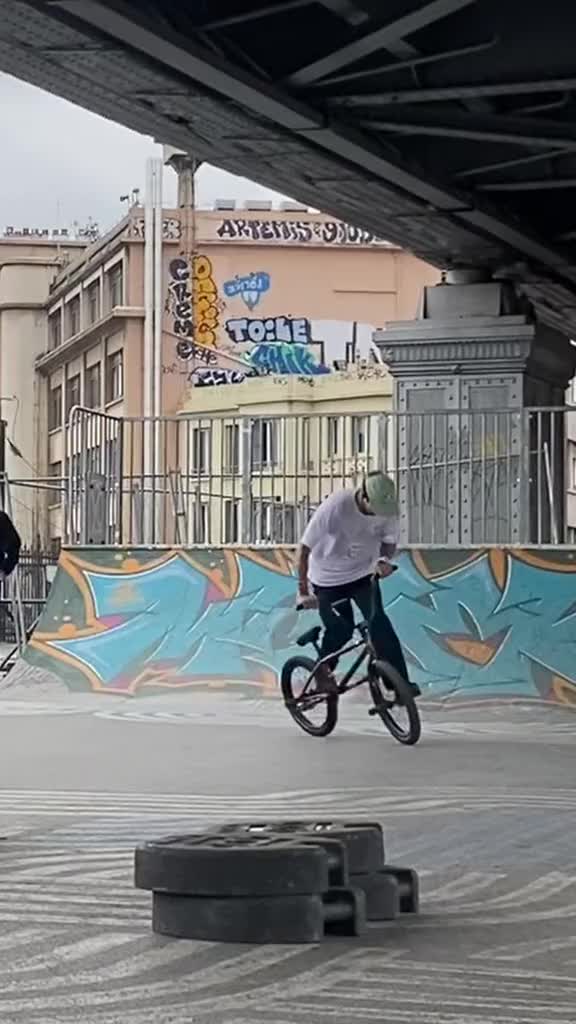 ini ke sebut dengan gaya