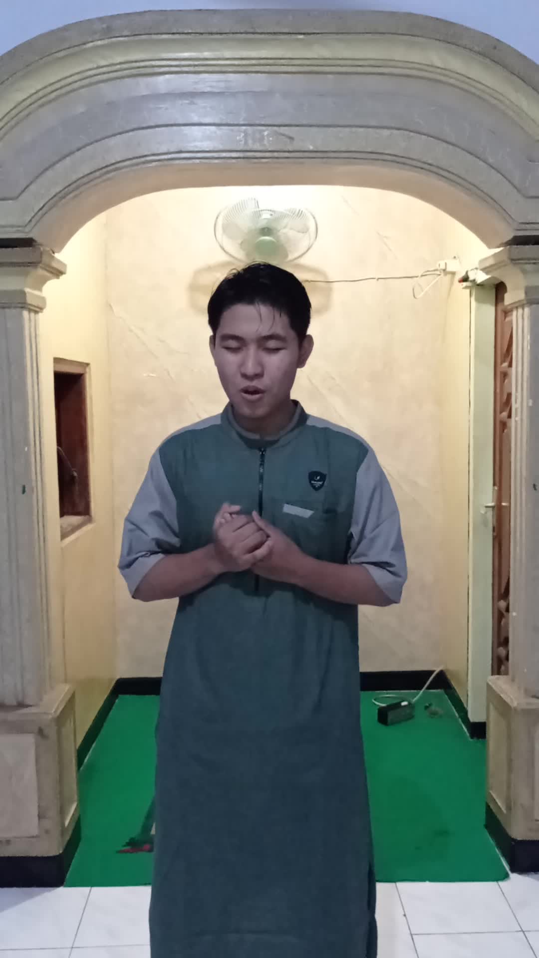 (iqbal ibnu sani, Probolinggo jawa timur, umur21, karyawan swasta, hoby futsal, motivasi ingin menjadi talenta muda hebat)#voiceoframadangtv