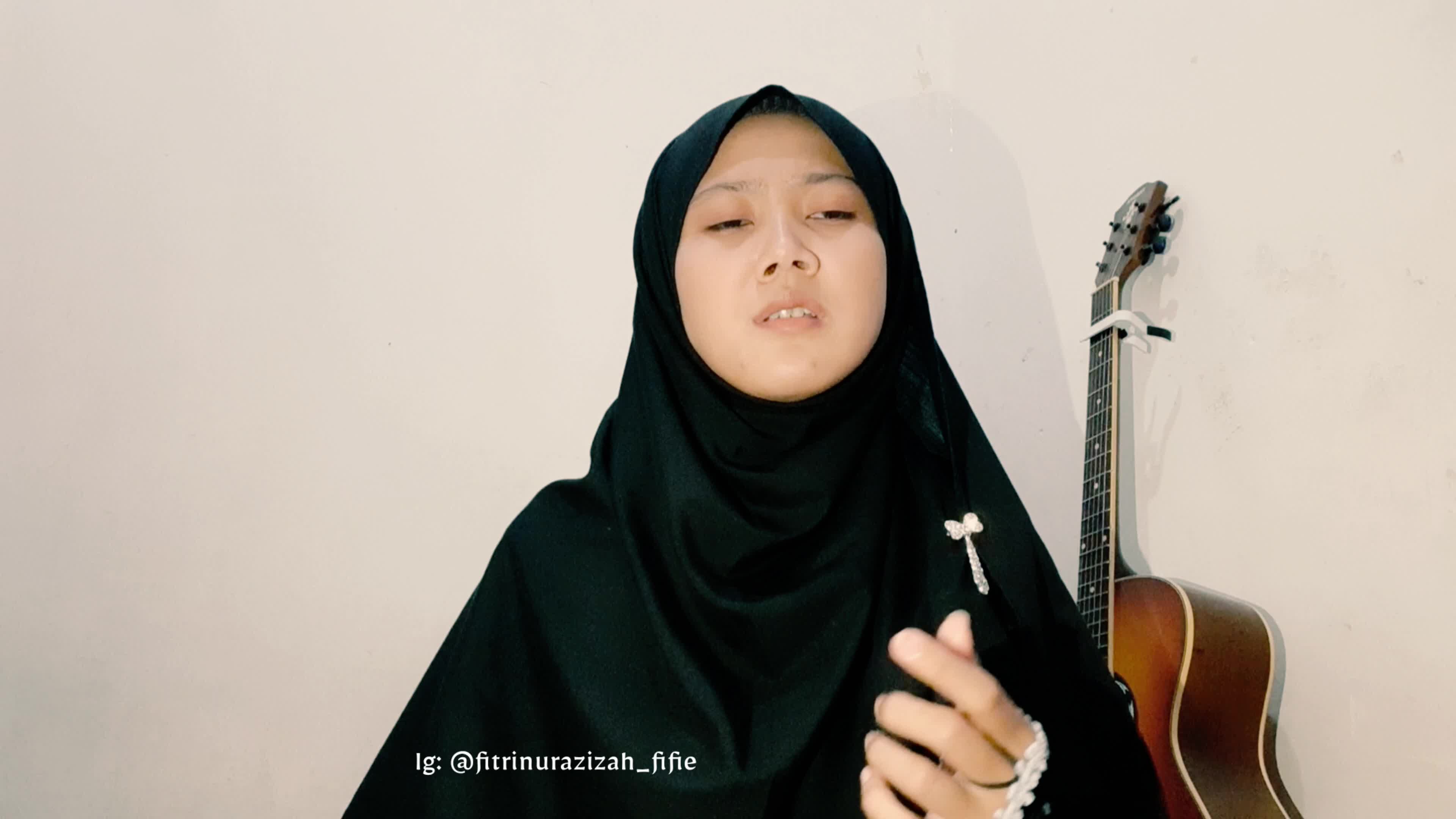السلام عليكم ورحمة الله وبركاته الكتابة🙏🏻
Nama:Fitri Nur Azizah_Umur: 24th_Kota: Pangandaran,Jawa Barat_Judul Lagu: Atouna El Toufoule