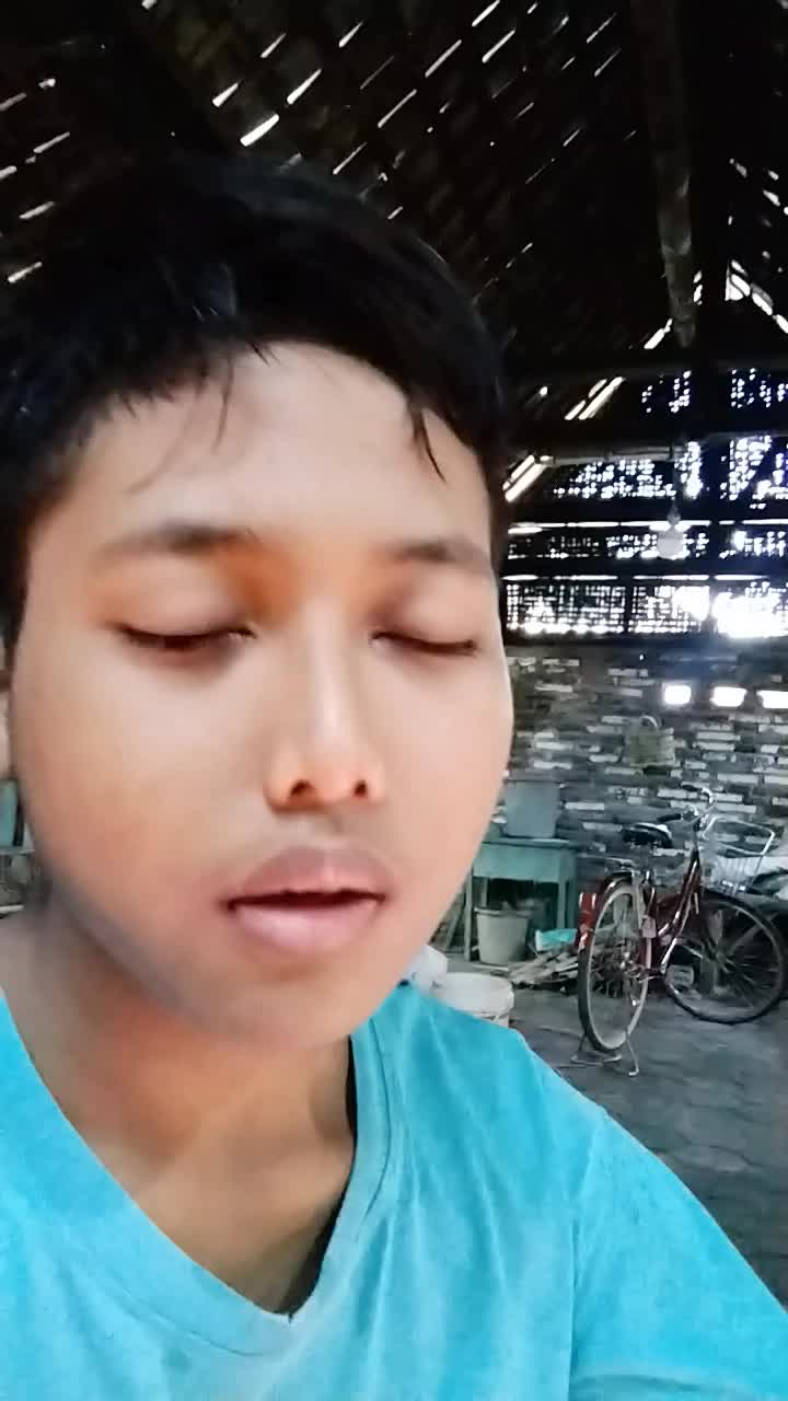 assalamualaikum warahmatullahi nama qoirul saya membawakan lagu cinta terlarang cita cita penyanyi terkenal #risingrisingstar