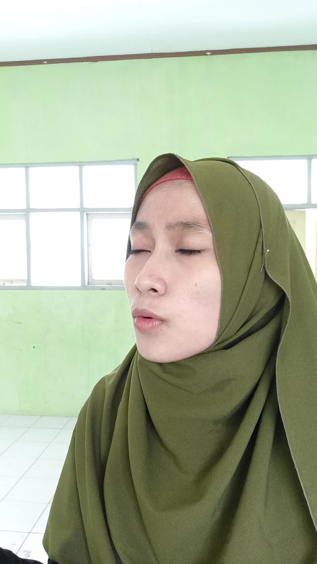 Nama : Ma'rifatul Maulidah Umur : 19 tahun Kota Asal : Kabupaten Ciamis Song : Huwannur☺ Bismillah.. #voiceoframadangtv