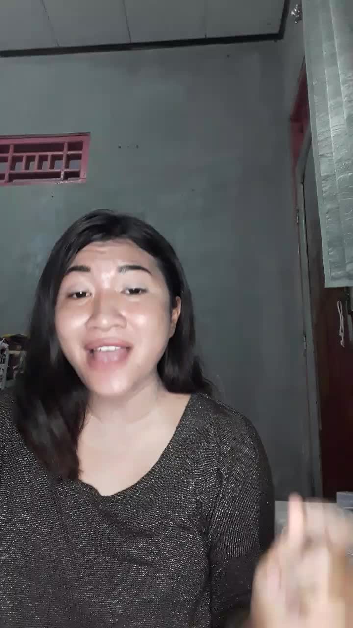 IDOL_XII Forah 25 tahun Semarang I drink wine