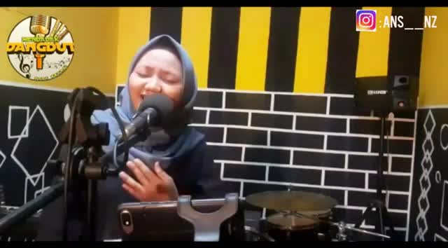  Annisa Nazhifah _ 21Tahun_  Jakarta Utara _  CINTAI AKU KARENA ALLAH