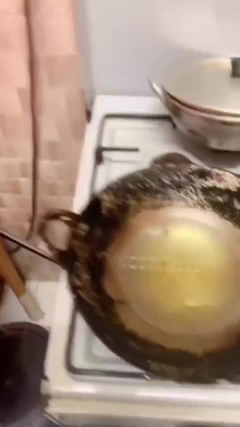 Cicaknya Lepas Kendali