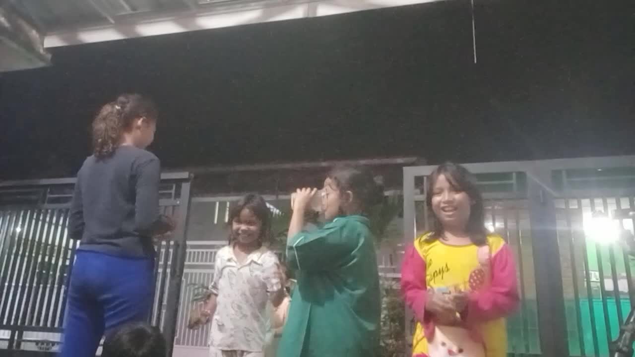banyak cerita ketika PPKm dan mudah 2n kofid cepet berlalu biar ga bnyak berhayal