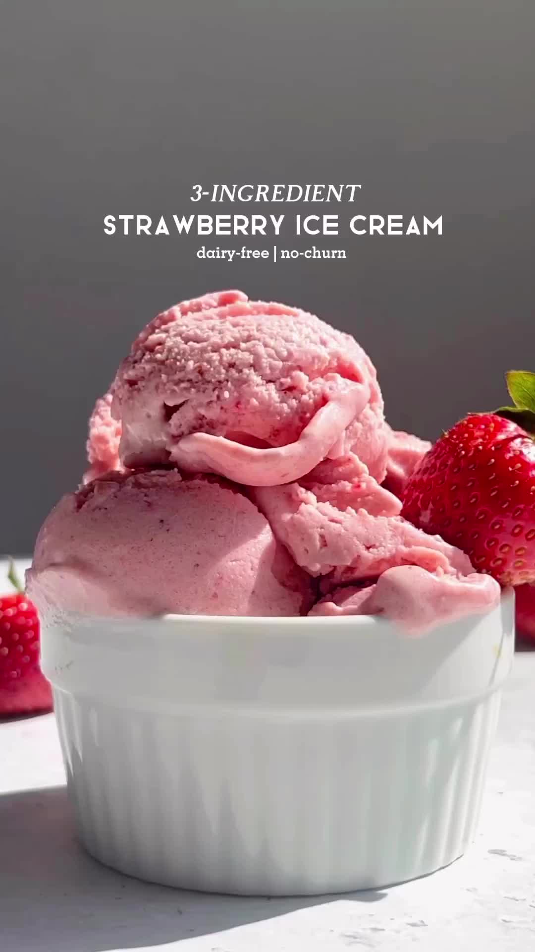 3 bahan untuk bikin strawberry ice cream