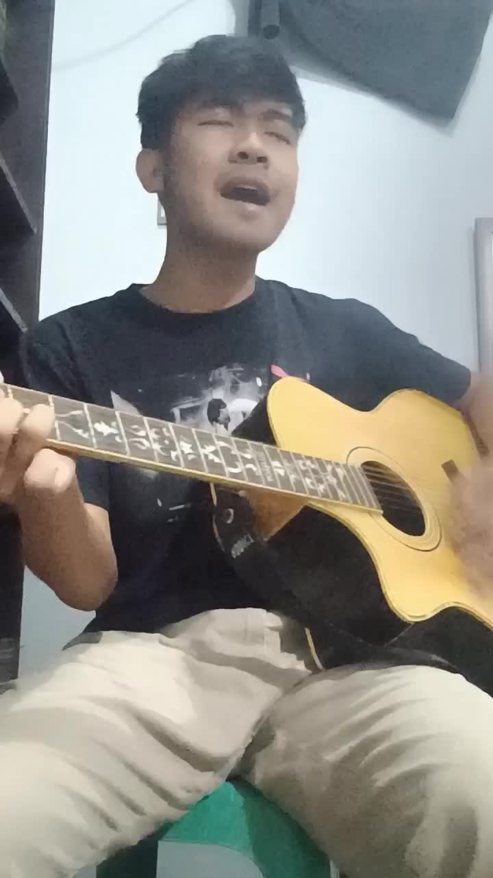 IDOL_XII JULIANTO 20TAHUN BANDUNG BENCI UNTUK MENCINTA