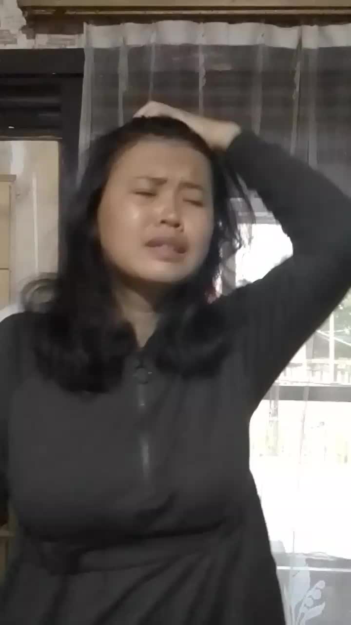 Nino jangan pergi ninooooooooo di panggil Elsa nih