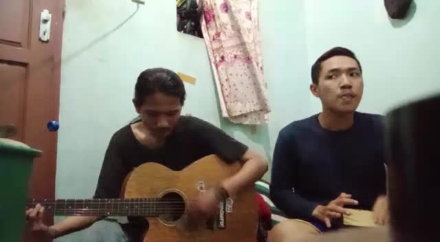 bismilah semoga jadi alhamdulillah, nama saya aditya purnawan biasa di panggil adit,saya lahir di kota tangerang dan tinggal di cipondoh