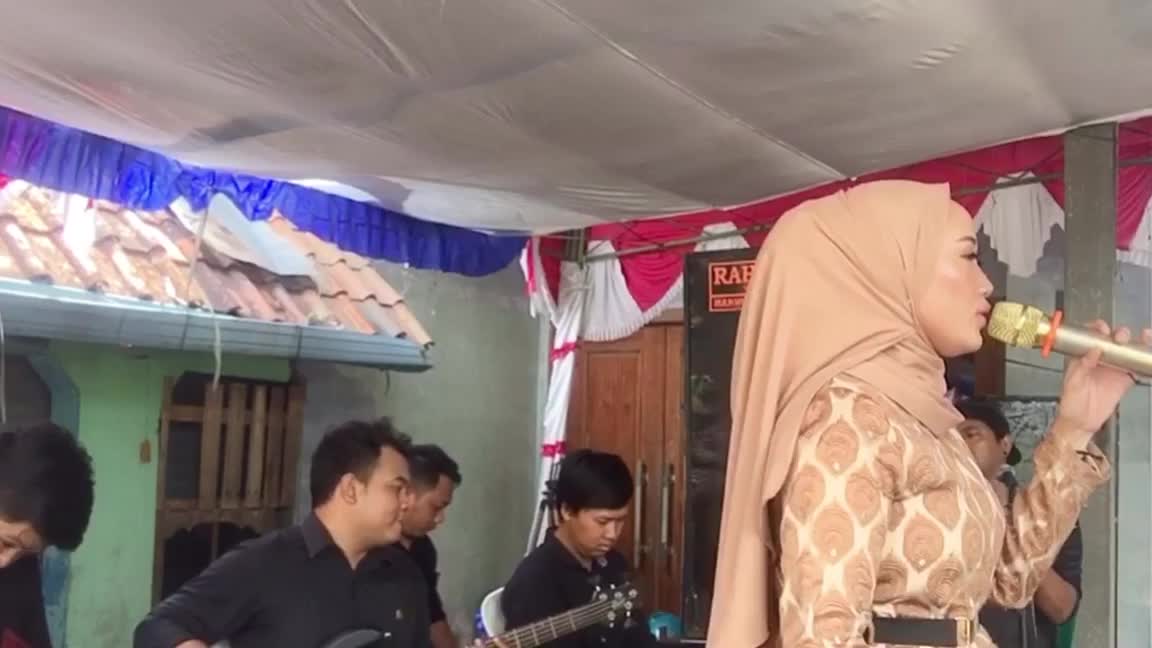 Pamer Bojo - Live Cover by Mita Arda 