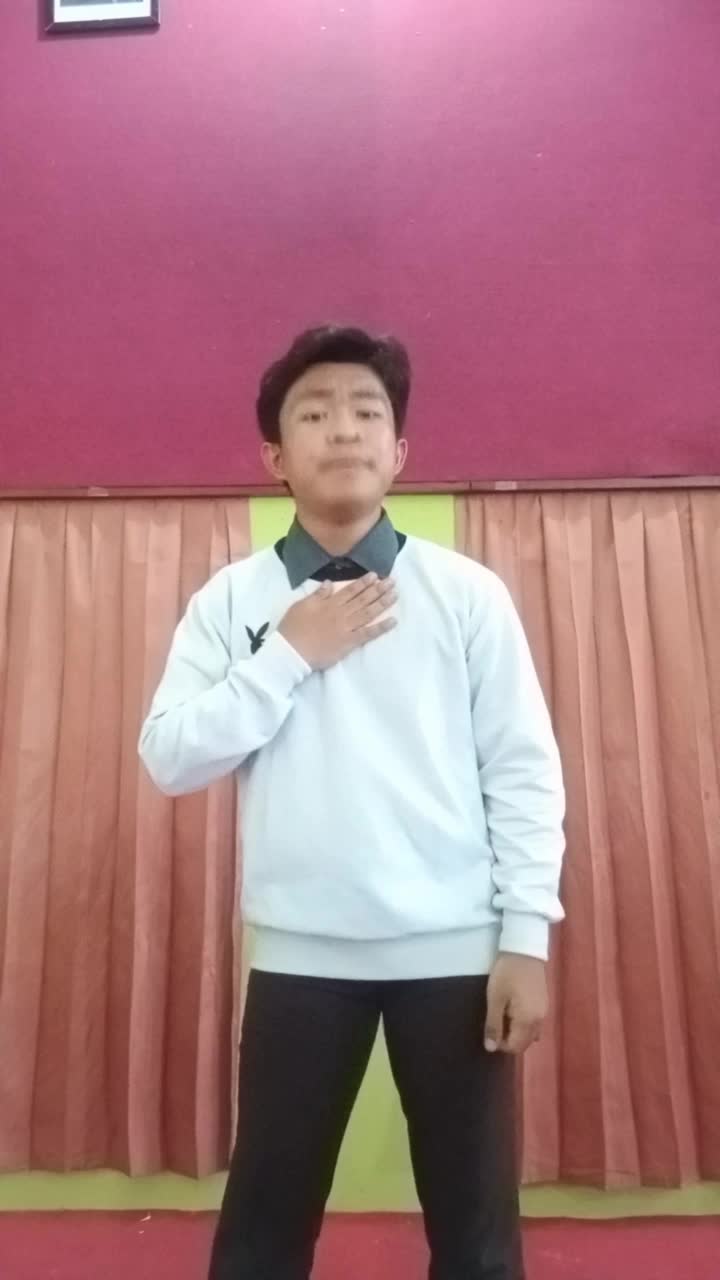 Semoga lagu makan darah ini bisa membuat saya membalikan derajat keluarga.dan berkompetisi di#OnlineAuditionRisisngStarIndonesiaDangdut