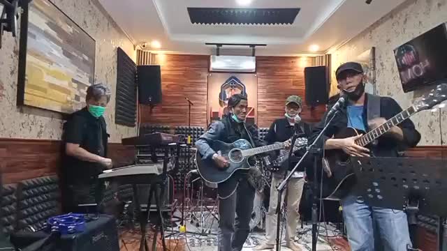 BAND TAVALS TRIBUTE IWAN FALS ( BEKASI )