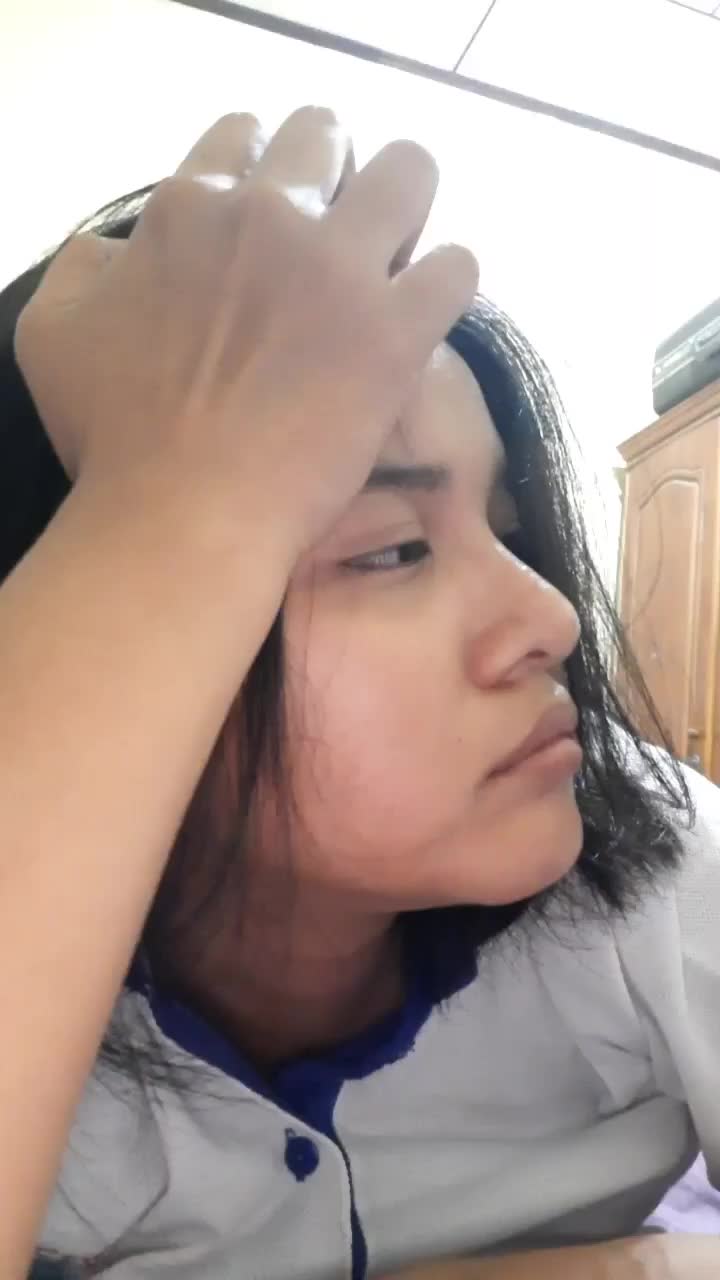 ayah kan harus punya henpon buat menghubungi teman2, berkomunikasi.
