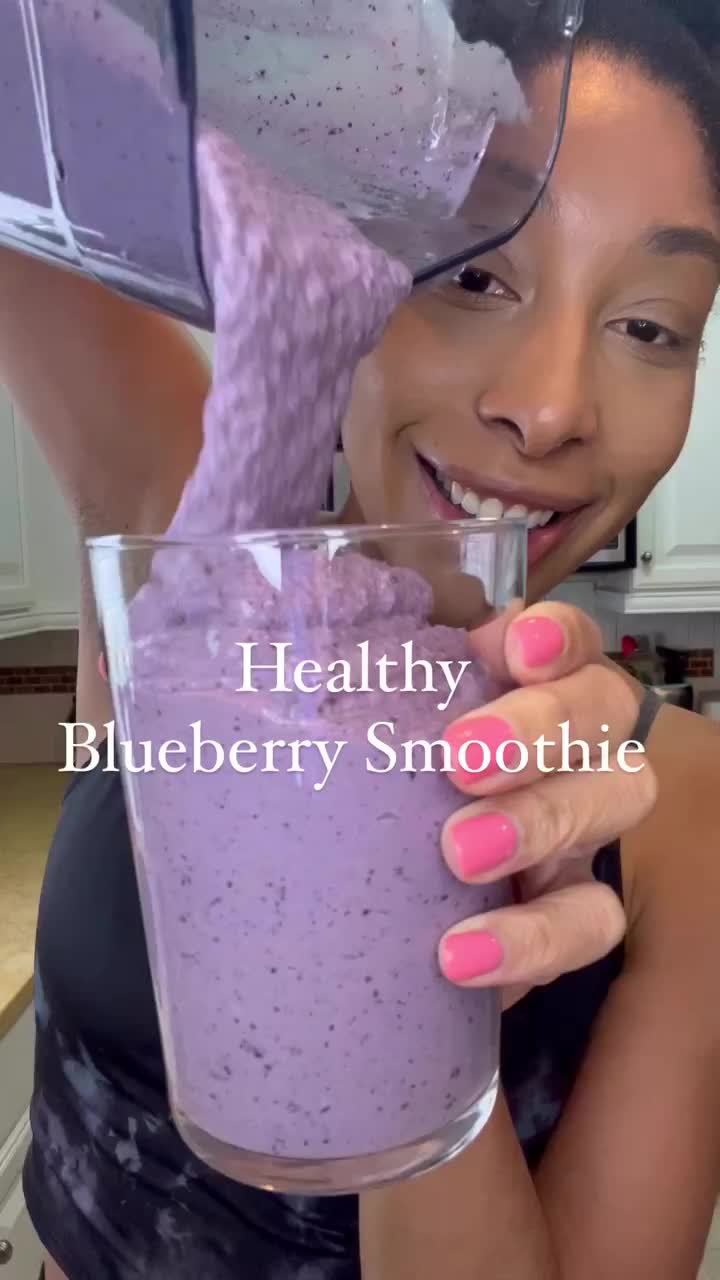 Blueberry smoothie, seger dan sehat pastinya!